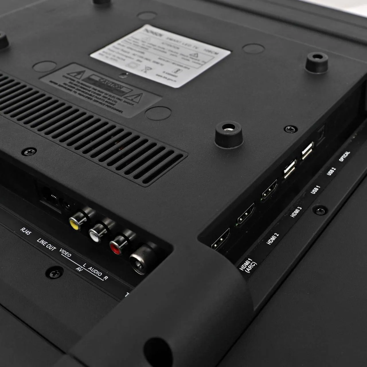 Thomson World Cup 108 cm (43 inch) Full HD LED Smart Linux TV with 40 W Sound Output | Wide View Angle | Vivid Color | Bezel-Less Design | Web Browser | Sports Mode (43Alpha005BL) view 4